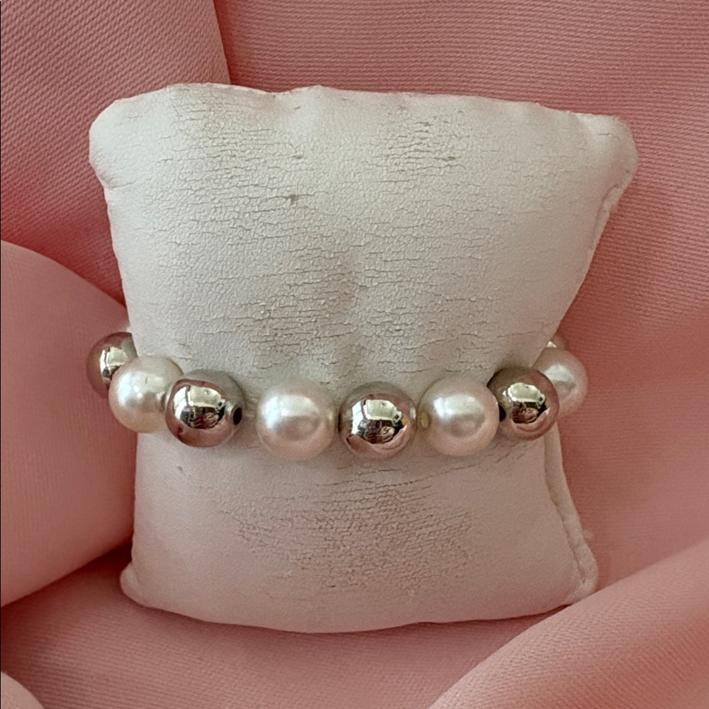 🟢 Elegant Silver Pearl Beaded Bracelet